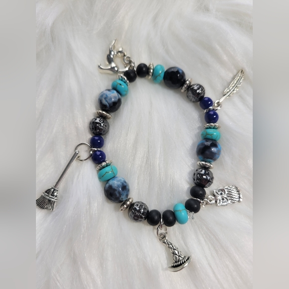 Handmade Wizarding world! beaded charm bracelet - Picture 1 of 3